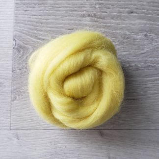Light yellow wool roving