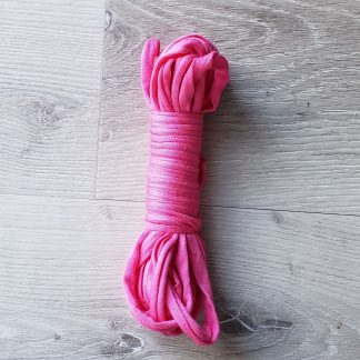 Mini hot pink t shirt yarn